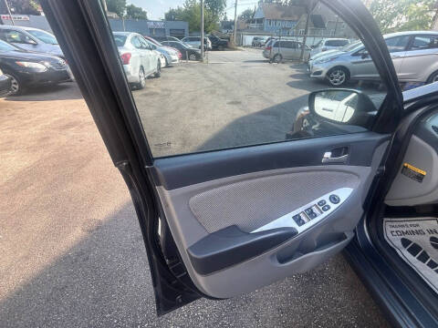 2013 Hyundai Accent GLS