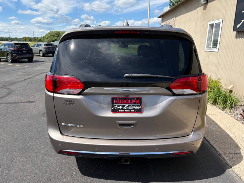 2017 Chrysler Pacifica Touring-L