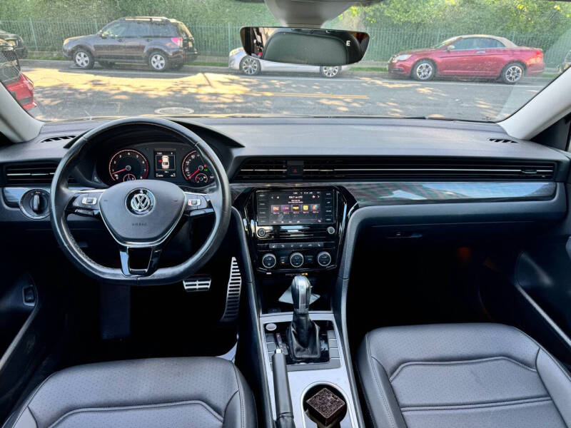 2020 Volkswagen Passat R-Line