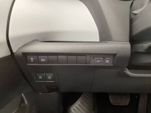 2025 Toyota Sienna LE 8-Passenger