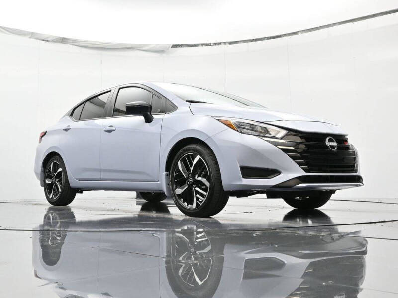2025 Nissan Versa SR