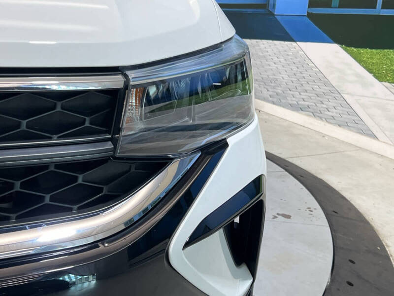 2023 Volkswagen Taos SE 4Motion