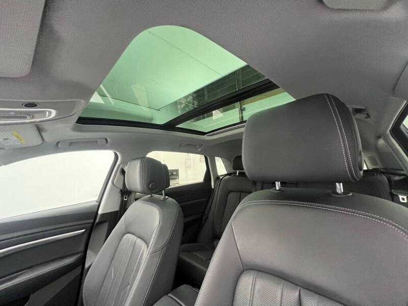 2022 Audi e-tron quattro Premium Plus