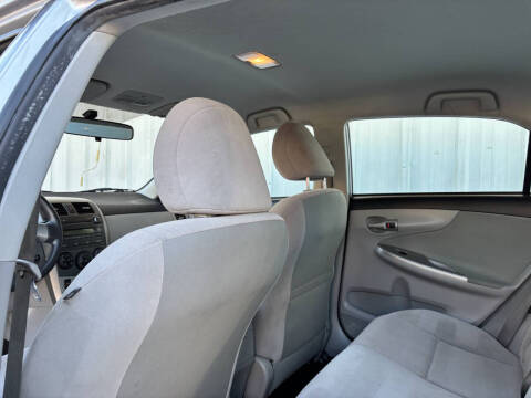 2011 Toyota Corolla LE