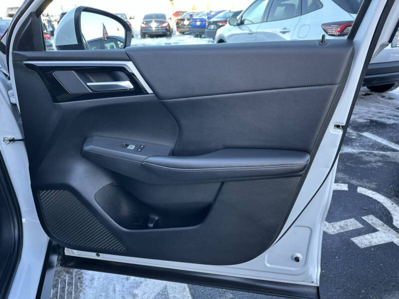 2023 Mitsubishi Outlander PHEV SE