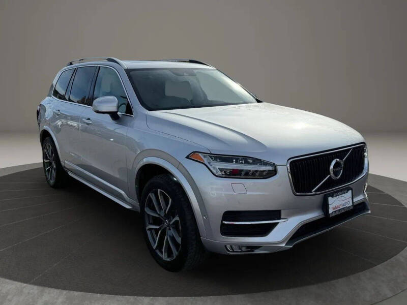 2017 Volvo XC90 T6 Momentum