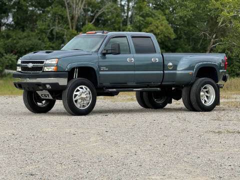 2007 Chevrolet Silverado 3500 Classic for sale at OVERDRIVE AUTO SALES, LLC. in Clarksville IN