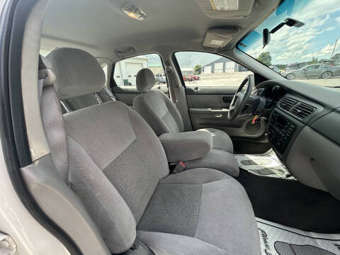 2004 Ford Taurus SE
