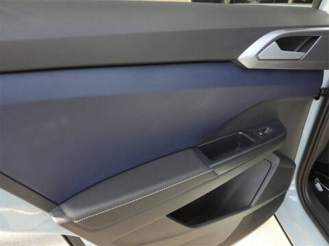 2025 Volkswagen Taos SEL 4Motion