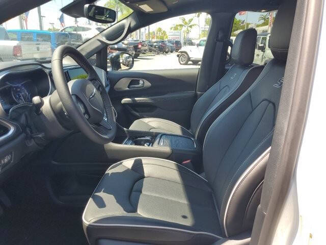 2024 Chrysler Pacifica Limited