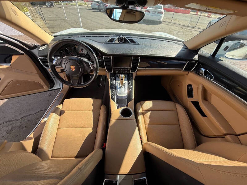 2016 Porsche Panamera S
