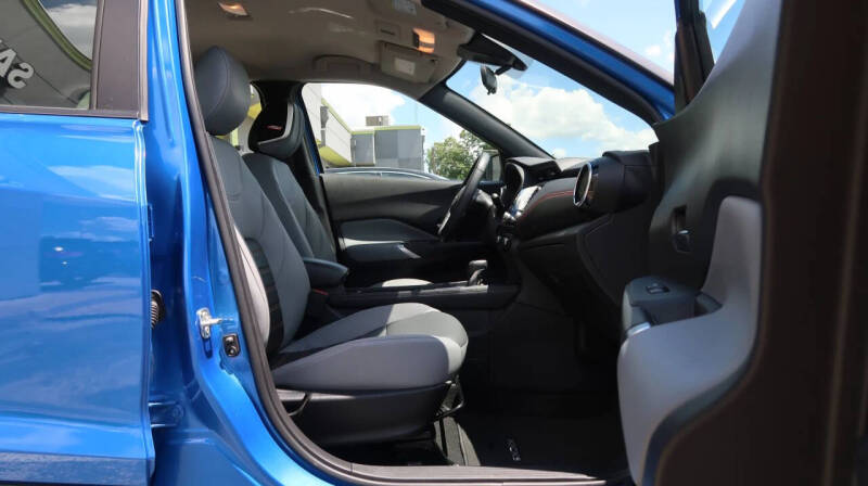 2023 Nissan Kicks SR