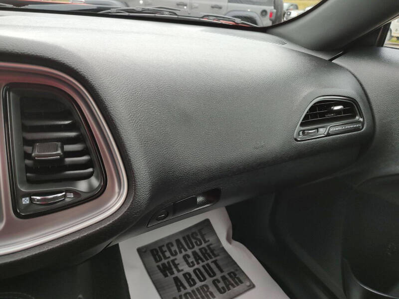 2021 Dodge Challenger SXT