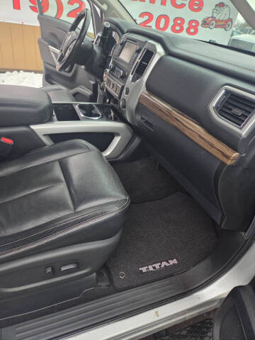 2017 Nissan Titan SV