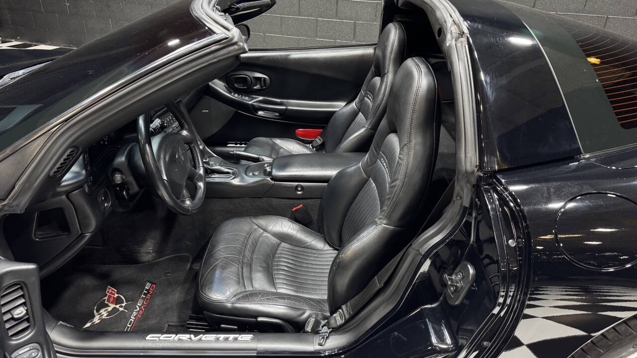 2004 Chevrolet Corvette 31