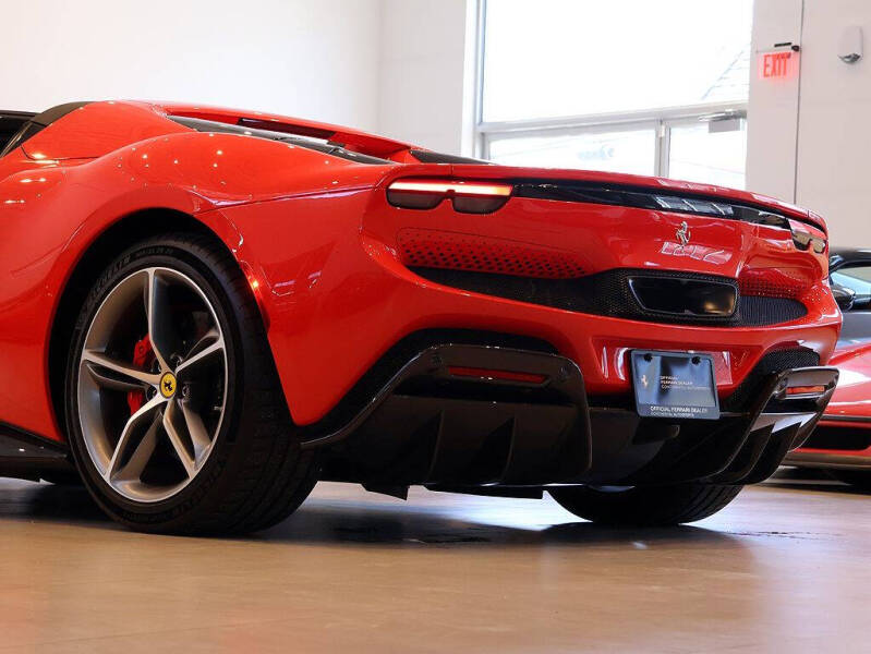 2023 Ferrari 296 GTS