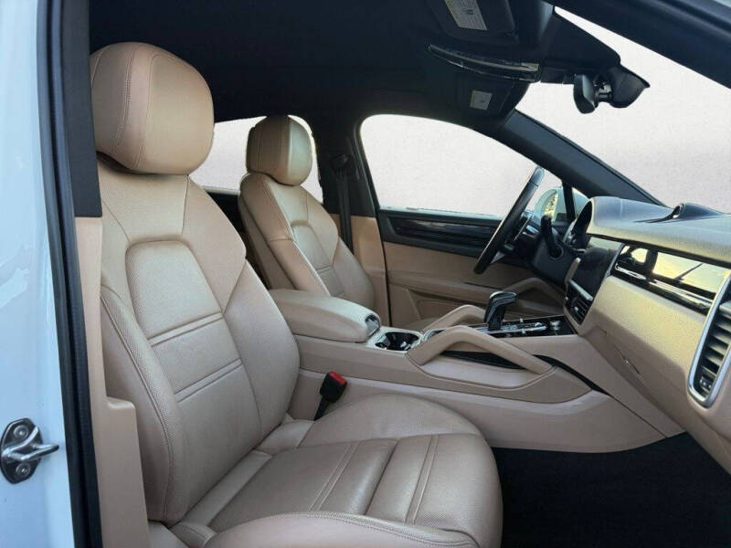 2021 Porsche Cayenne Coupe