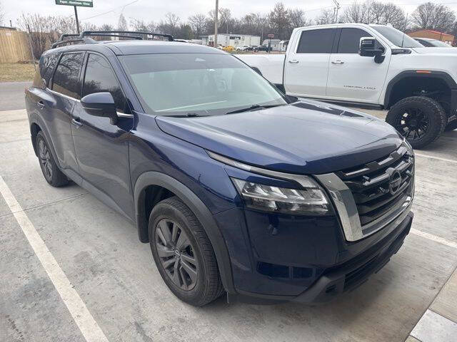 2022 Nissan Pathfinder SV