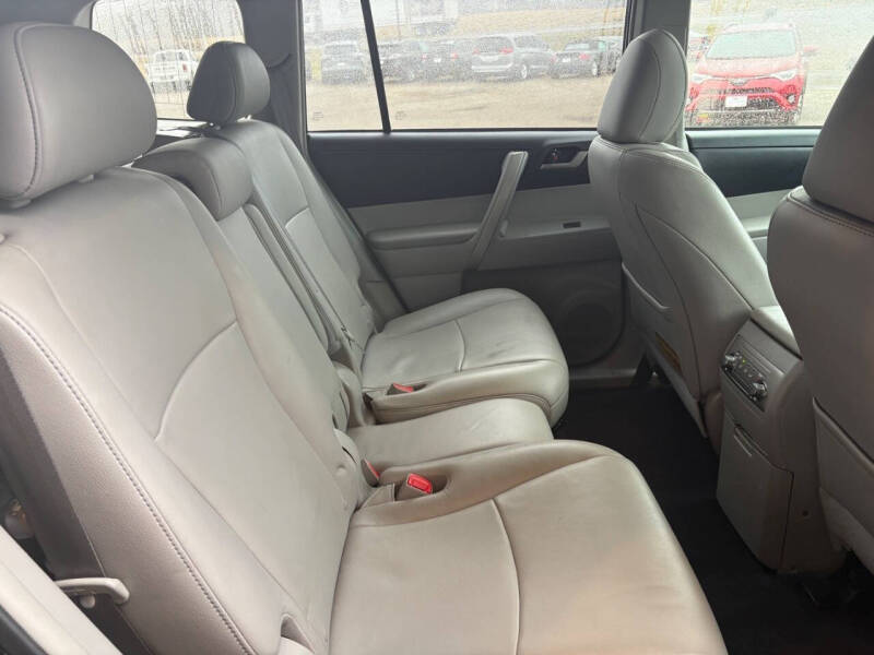 2013 Toyota Highlander SE