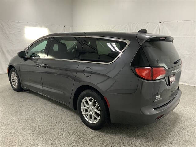 2023 Chrysler Voyager LX