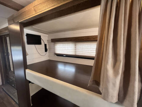 2017 Thor Motor Coach ACE BUNK HOUSE
