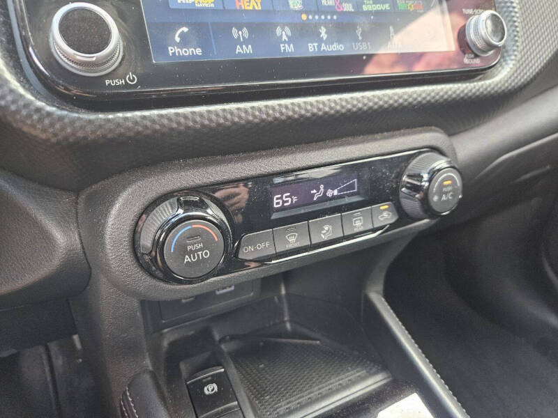 2022 Nissan Kicks SV