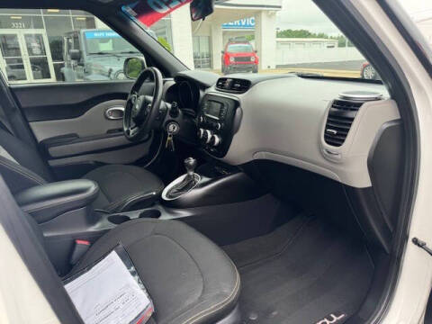 2016 Kia Soul +