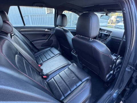 2018 Volkswagen Golf GTI SE