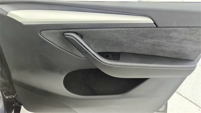 2024 Tesla Model Y Performance