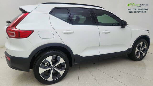 2026 Volvo XC40 B5 Plus