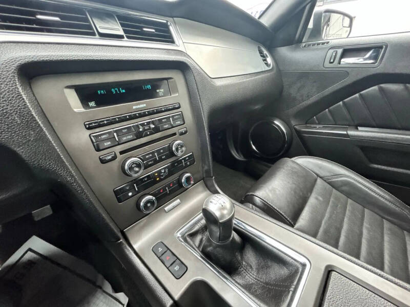 2013 Ford Mustang V6 Premium