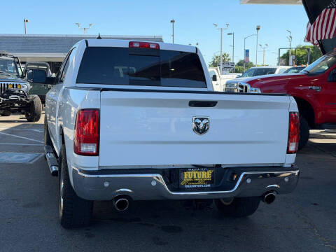 2016 RAM 1500 SLT
