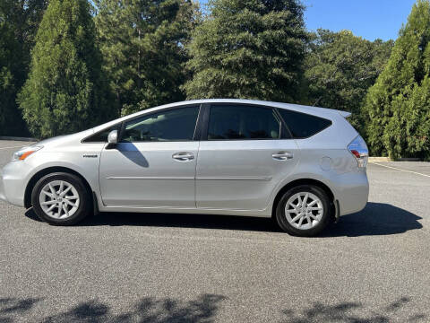 2013 Toyota Prius v Three