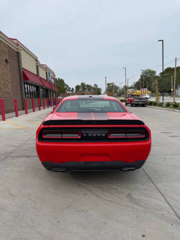 2017 Dodge Challenger SXT Plus