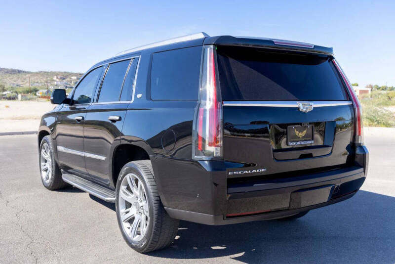 2017 Cadillac Escalade Luxury