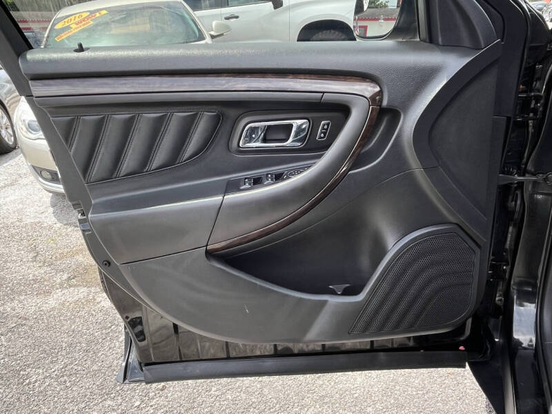 2015 Ford Taurus Limited