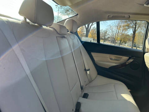 2015 BMW 3 Series 320i