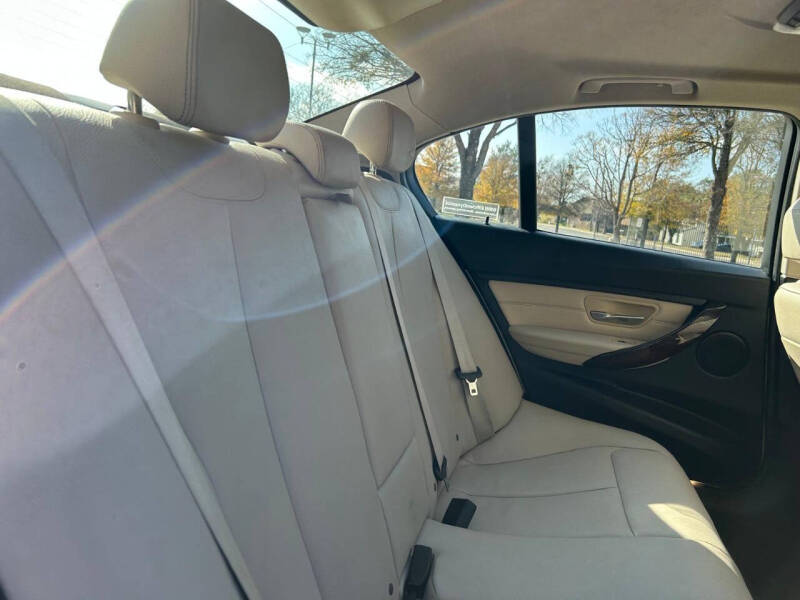 2015 BMW 3 Series 320i