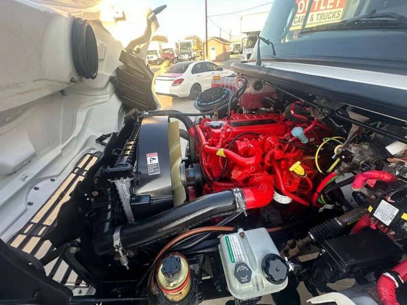 2020 Freightliner M2 106