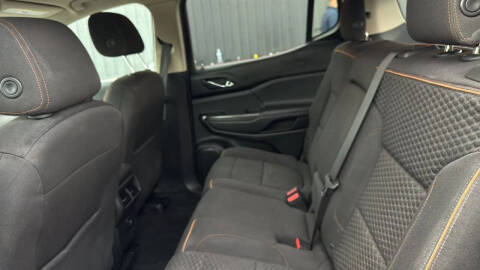 2018 GMC Acadia SLE-2