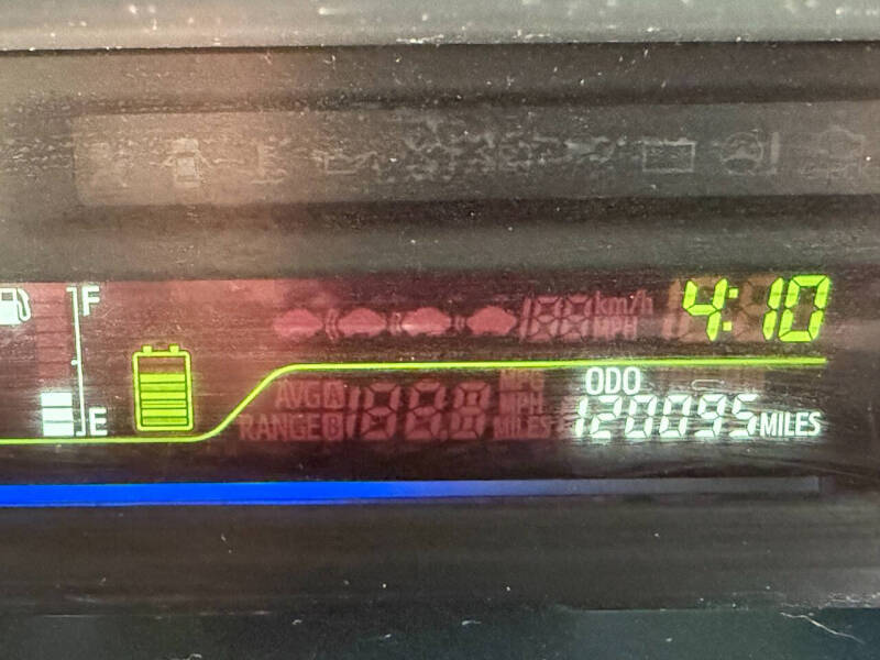 2013 Toyota Prius v Five