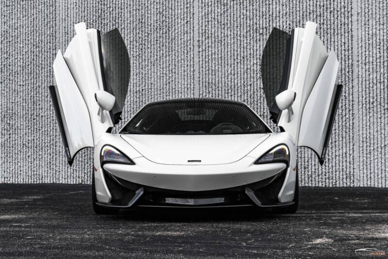 2017 McLaren 570GT