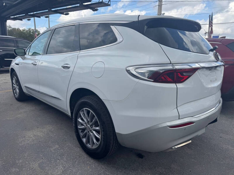 2022 Buick Enclave Essence