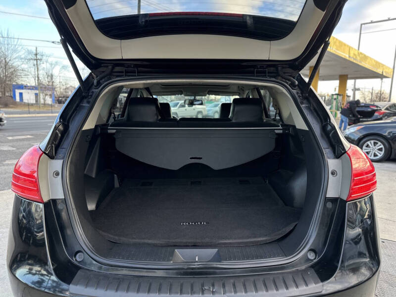 2012 Nissan Rogue SV w/SL Package