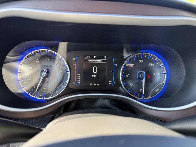 2017 Chrysler Pacifica Touring-L