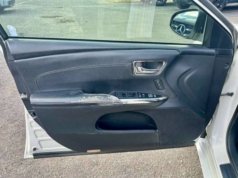 2013 Toyota Avalon XLE