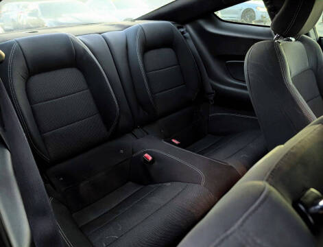 2015 Ford Mustang V6