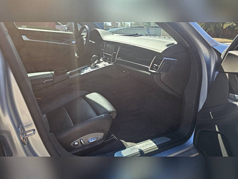 2016 Porsche Panamera