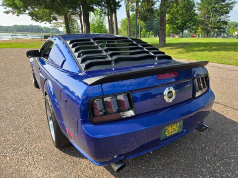 2005 Ford Mustang GT Deluxe