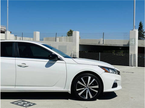 2022 Nissan Altima 2.5 SR